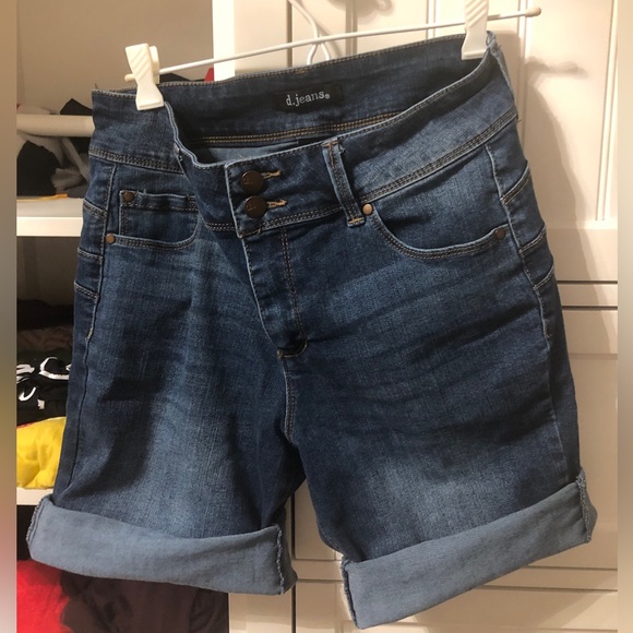 d. jeans High Rise Bermuda Roll Up Hem Denim Jean Shorts with Pockets - Picture 3 of 5